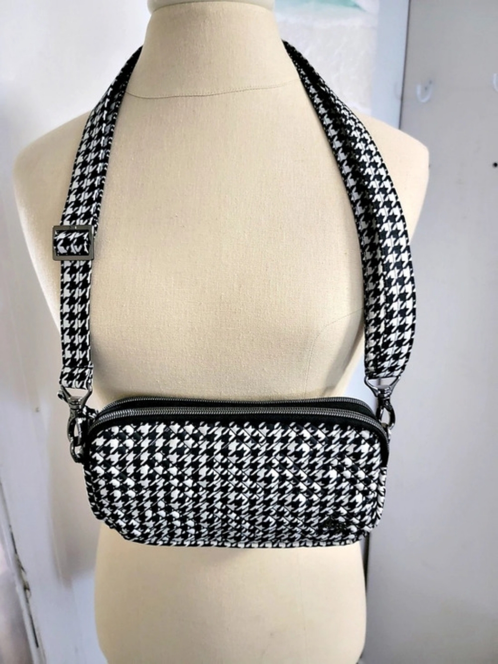 Lug Houndstooth Crossbody Bag in Black & White. Dog Pattern Inside.